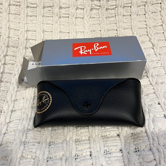 Ray Ban Wayfarer Sunglasses - Picture 4 of 7